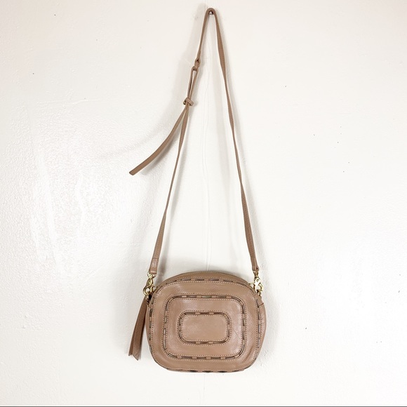 Kelsi dagger tan Charlie chain-trim crossbody bag - Picture 1 of 7